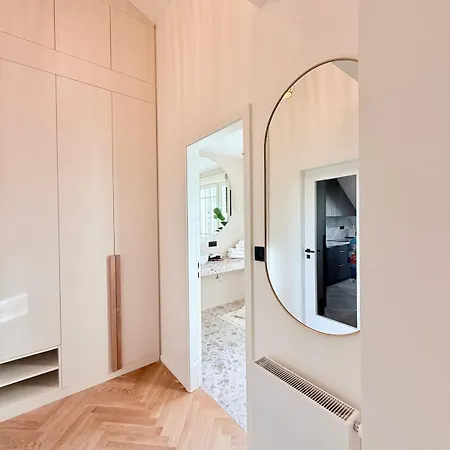 Luxury New With Balcony Steps From Wenceslas Square *