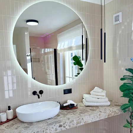 Luxury New With Balcony Steps From Wenceslas Square Apartment Prague