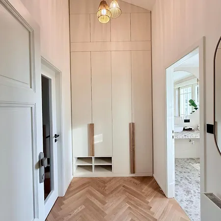 Apartamento Luxury New With Balcony Steps From Wenceslas Square Praga
