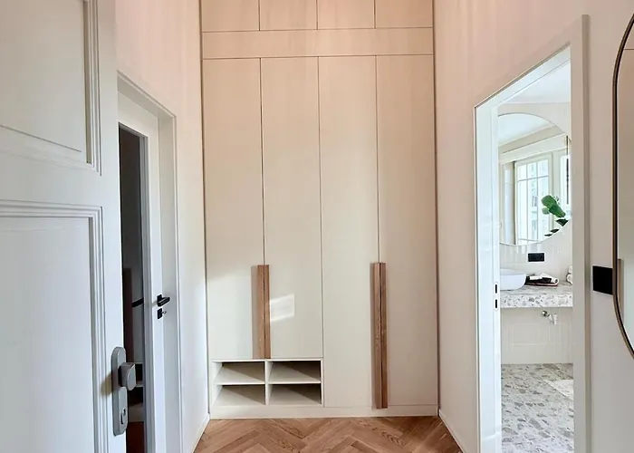 Apartment Luxury New With Balcony Steps From Wenceslas Square