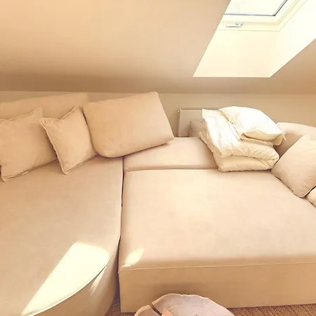 Luxury New With Balcony Steps From Wenceslas Square *